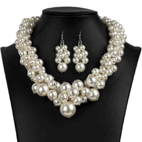 Zi Collection Elegant Pearl Necklace And Earring Set